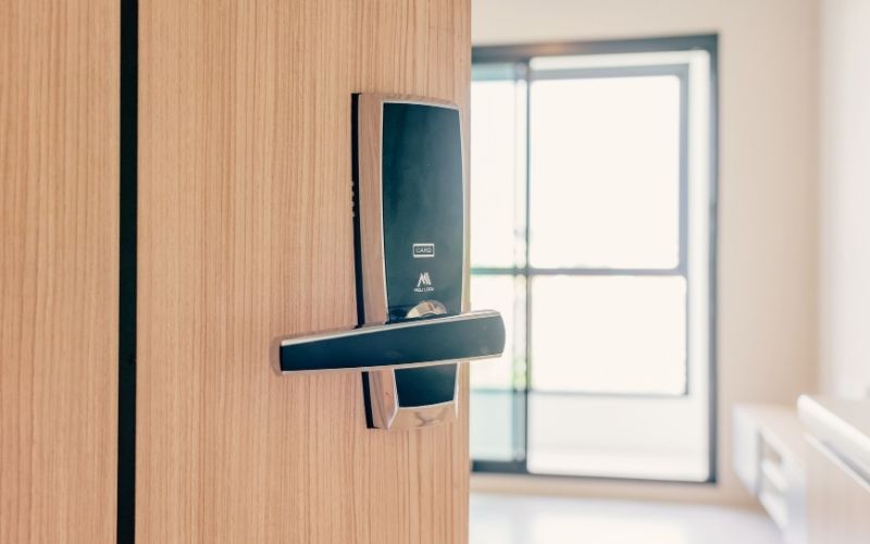 Smart Locks & Keyless Entry